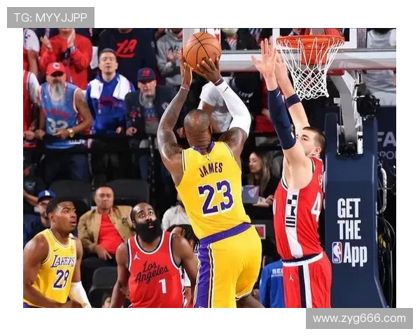 詹姆斯带领湖人逆袭快船豪取三连胜 球队状态逐渐回暖